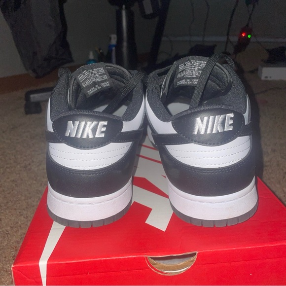 Nike Panda Dunks - Picture 4 of 6